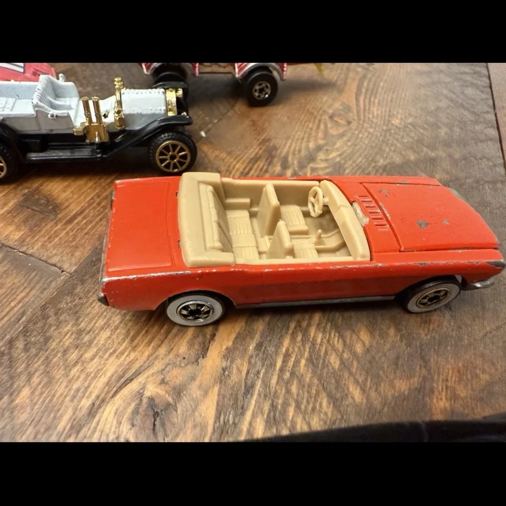Vintage Hot Wheels Die Cast Car Lot & matchbox Car Toys Orginal Case 19 Cars 60s